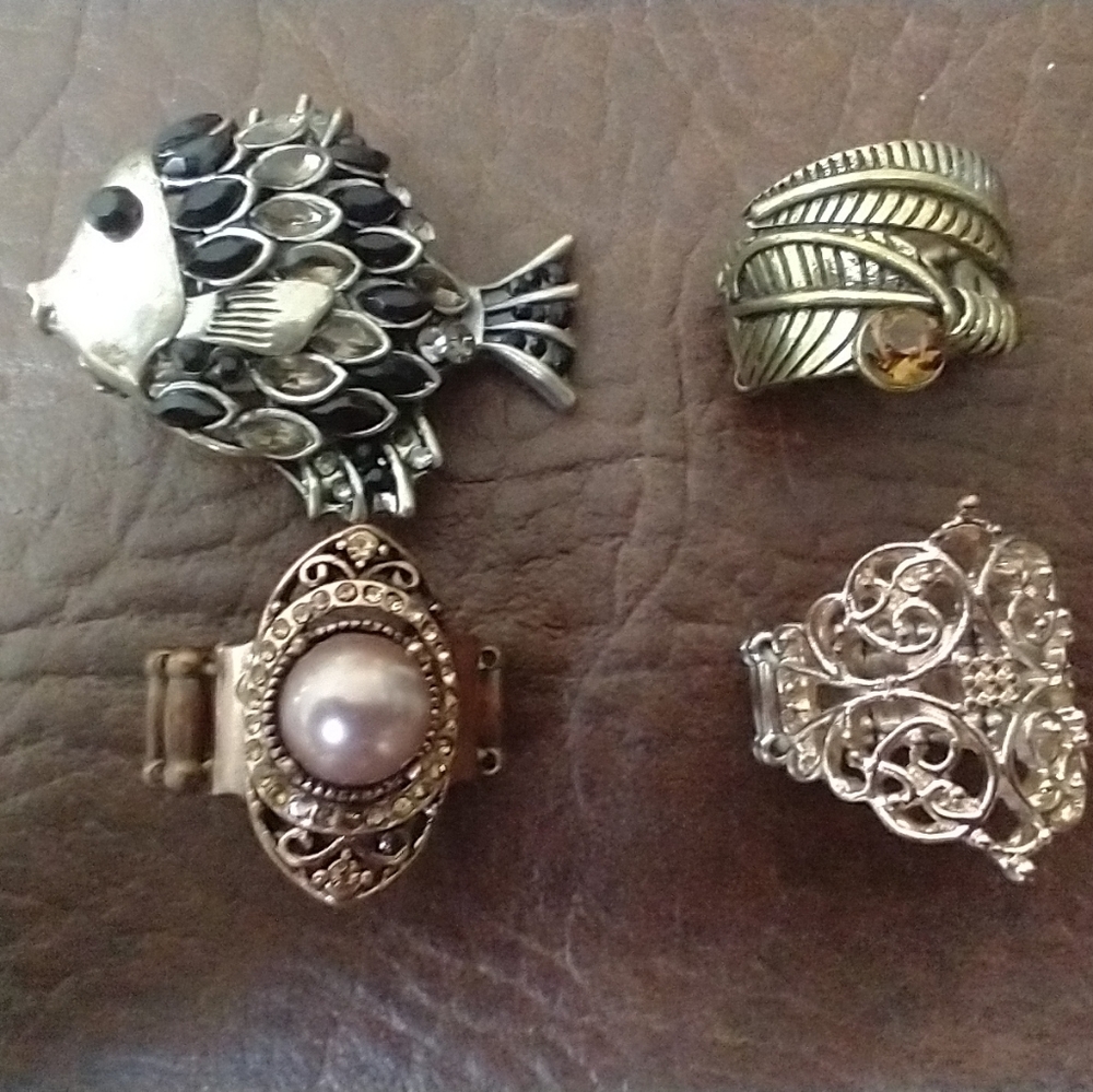 4 Gorgeous Stretch Rings! R9